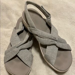 Clarks Woman’s Grey Sandals SZ 10, EUC